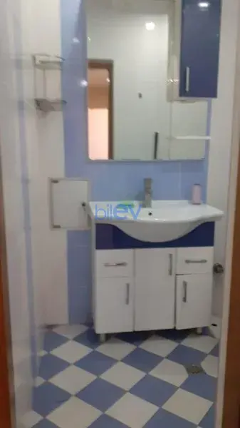 Aylıq Kirayə 3 otaqlı Yeni Tikili bina evi  180m², Bakı
