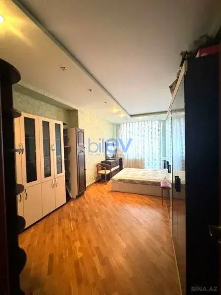 Aylıq Kirayə 3 otaqlı Yeni Tikili bina evi  180m², Bakı