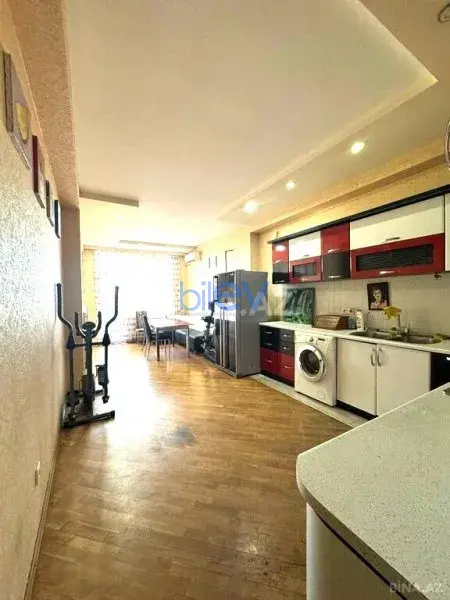 Aylıq Kirayə 3 otaqlı Yeni Tikili bina evi  180m², Bakı