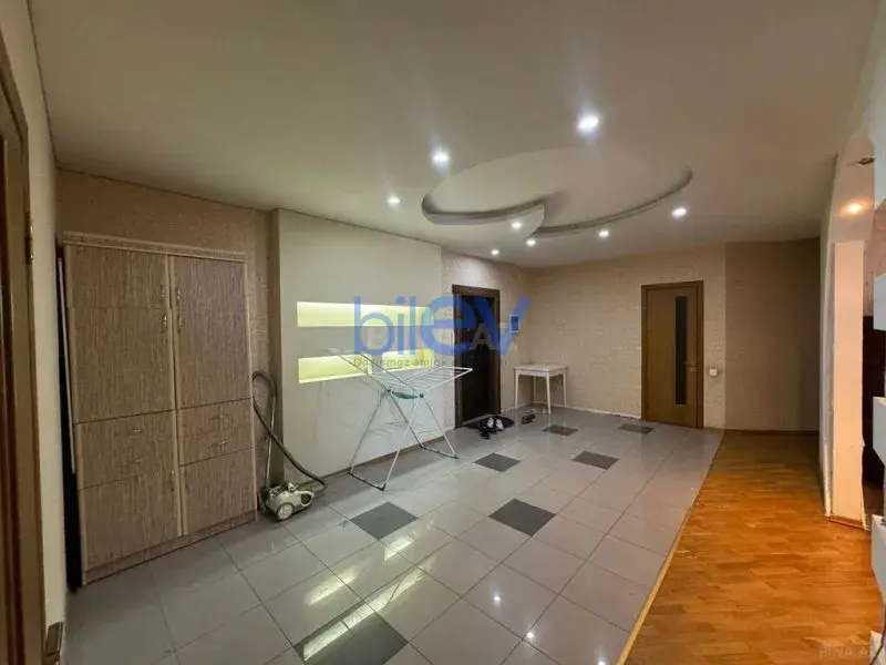 Aylıq Kirayə 3 otaqlı Yeni Tikili bina evi  180m², Bakı