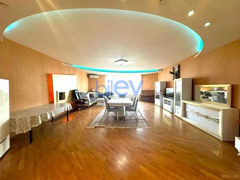 Aylıq Kirayə 3 otaqlı Yeni Tikili bina evi  180m², Bakı