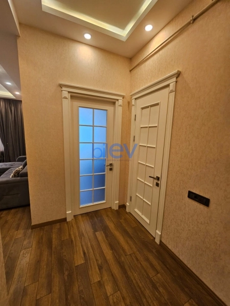 Aylıq Kirayə 3 otaqlı Yeni Tikili  90m², Bakı