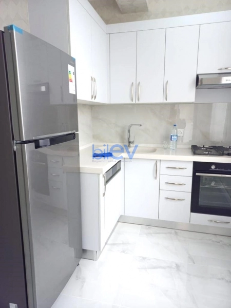 Aylıq Kirayə 4 otaqlı Yeni Tikili bina evi  128m², Bakı