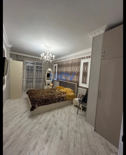 Satış 5 otaqlı Köhnə Tikili bina evi  110m², Bakı