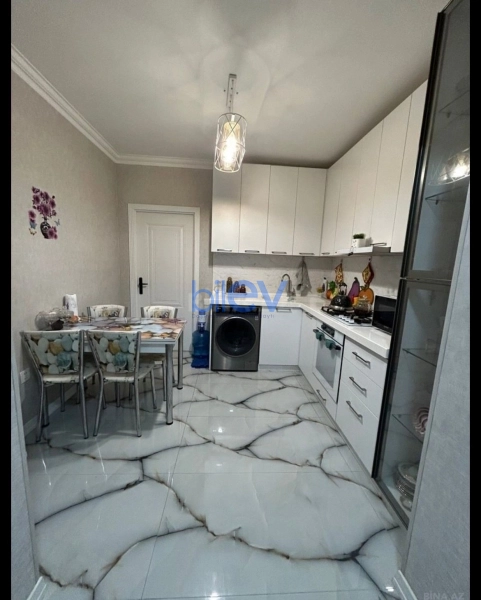 Satış 5 otaqlı Köhnə Tikili bina evi  110m², Bakı
