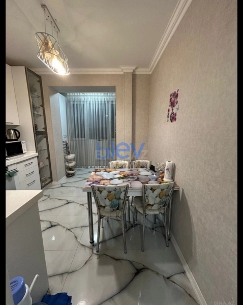 Satış 5 otaqlı Köhnə Tikili bina evi  110m², Bakı
