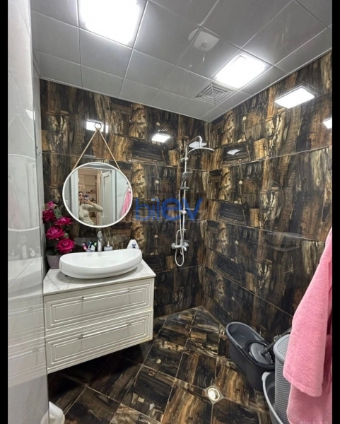 Satış 5 otaqlı Köhnə Tikili bina evi  110m², Bakı