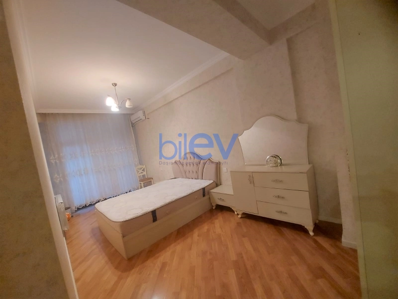 Aylıq Kirayə 3 otaqlı Yeni Tikili bina evi  126m², Bakı