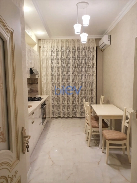 Aylıq Kirayə 3 otaqlı Yeni Tikili bina evi  126m², Bakı