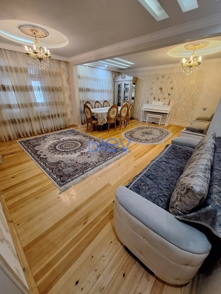 Satış 5 otaqlı Köhnə Tikili bina evi  111m², Bakı