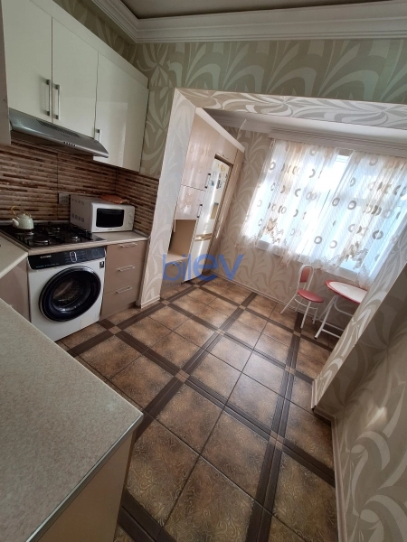 Satış 5 otaqlı Köhnə Tikili bina evi  111m², Bakı