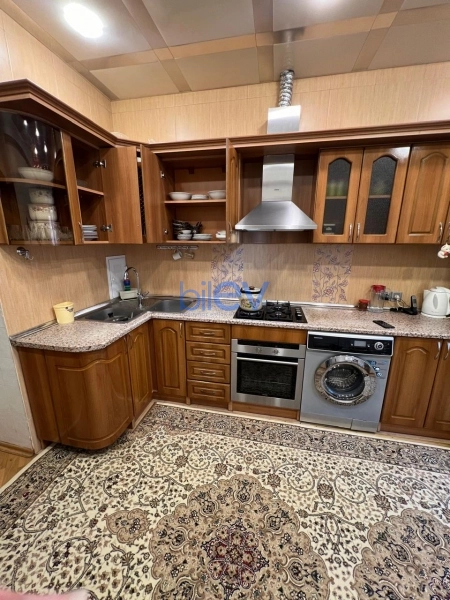 Aylıq Kirayə 3 otaqlı Yeni Tikili bina evi  151m², Bakı