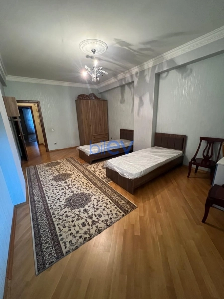 Aylıq Kirayə 3 otaqlı Yeni Tikili bina evi  151m², Bakı