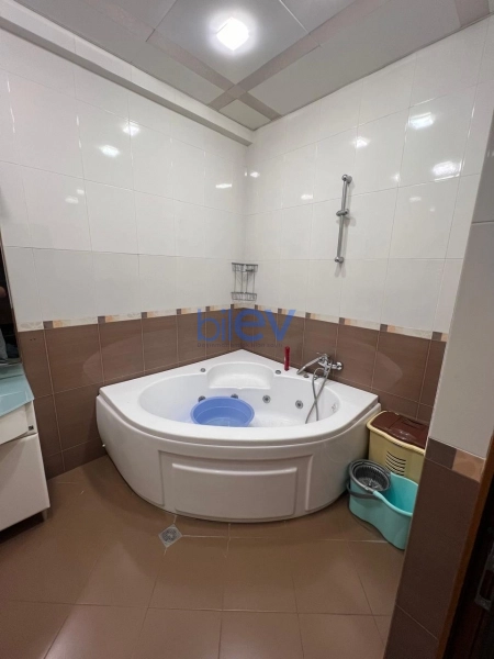 Aylıq Kirayə 3 otaqlı Yeni Tikili bina evi  151m², Bakı