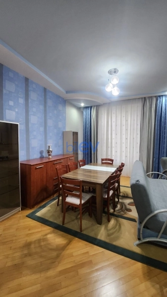 Aylıq Kirayə 5 otaqlı Yeni Tikili bina evi  222m², Bakı
