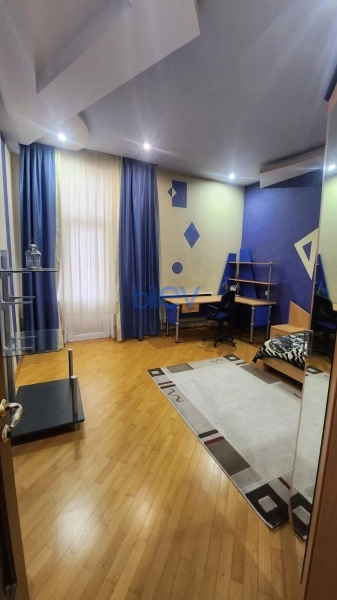 Aylıq Kirayə 5 otaqlı Yeni Tikili bina evi  222m², Bakı
