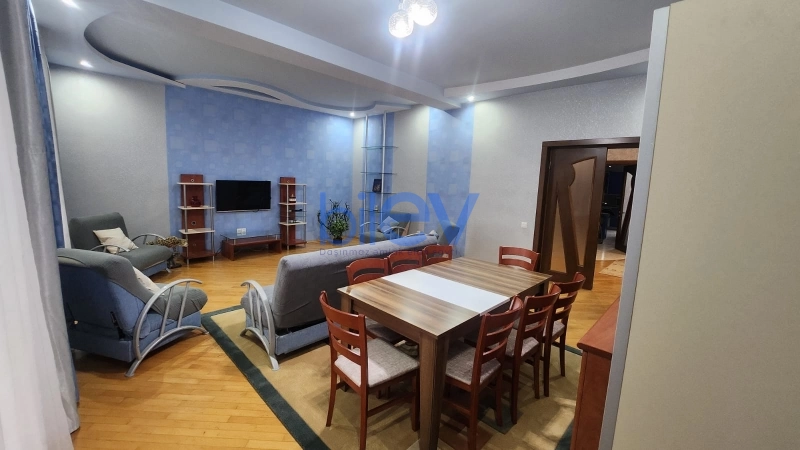 Aylıq Kirayə 5 otaqlı Yeni Tikili bina evi  222m², Bakı