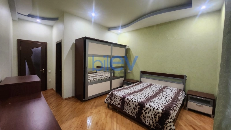 Aylıq Kirayə 5 otaqlı Yeni Tikili bina evi  222m², Bakı
