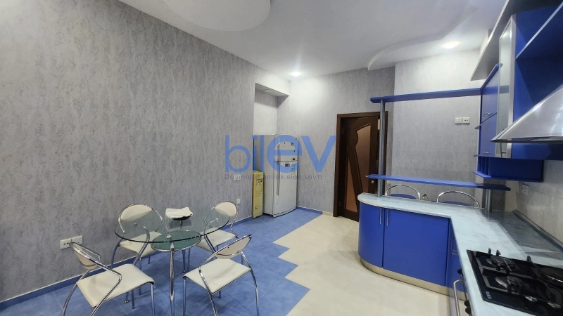 Aylıq Kirayə 5 otaqlı Yeni Tikili bina evi  222m², Bakı