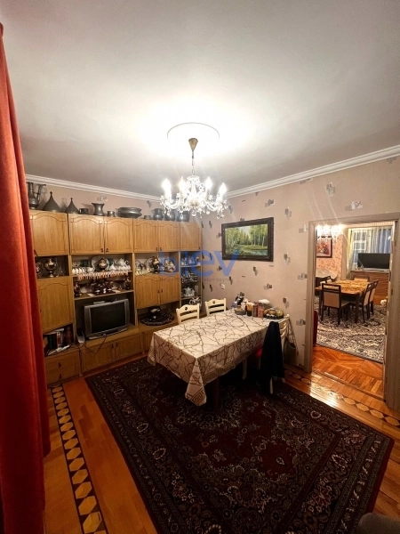Satış 3 otaqlı Köhnə Tikili  100m², Bakı