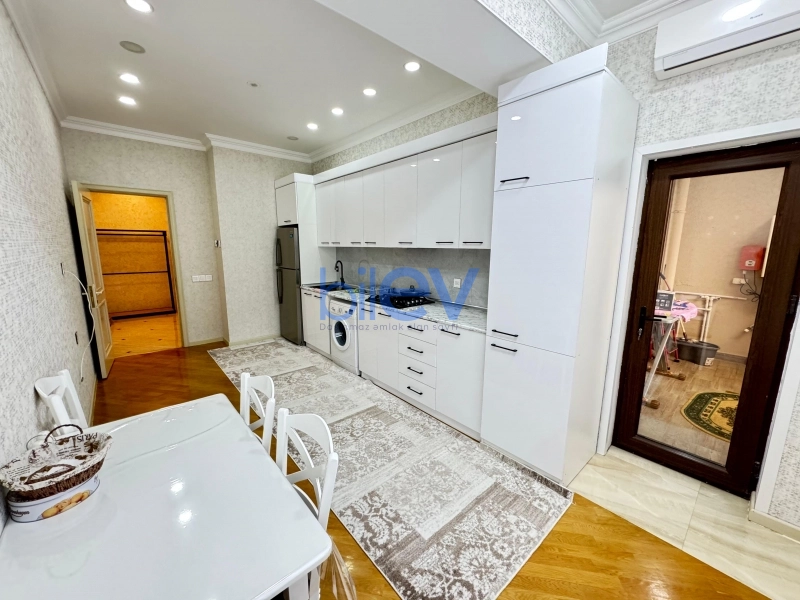 Aylıq Kirayə 2 otaqlı Yeni Tikili bina evi  110m², Bakı