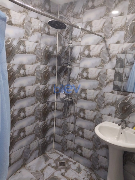 Aylıq Kirayə 4 otaqlı Yeni Tikili bina evi  97m², Bakı