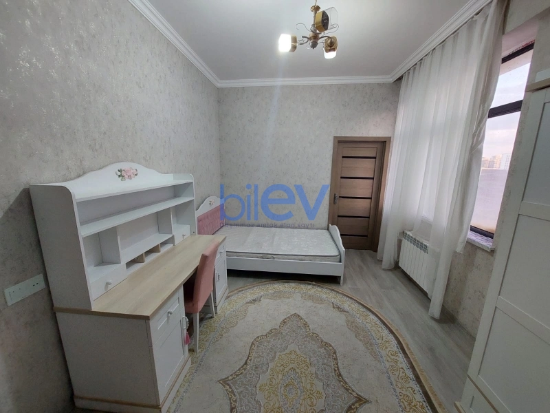 Aylıq Kirayə 4 otaqlı Yeni Tikili bina evi  97m², Bakı