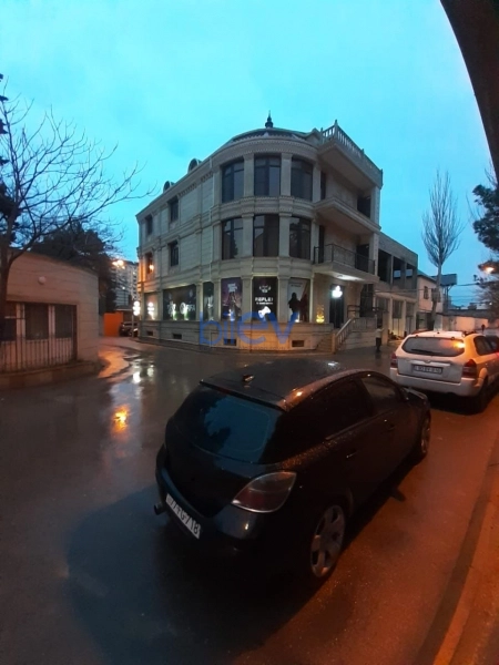 Satış 9 otaqlı Villa  700m², Bakı