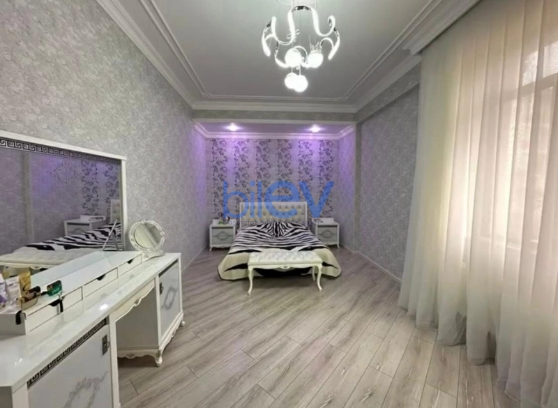 Satış 9 otaqlı Villa  700m², Bakı