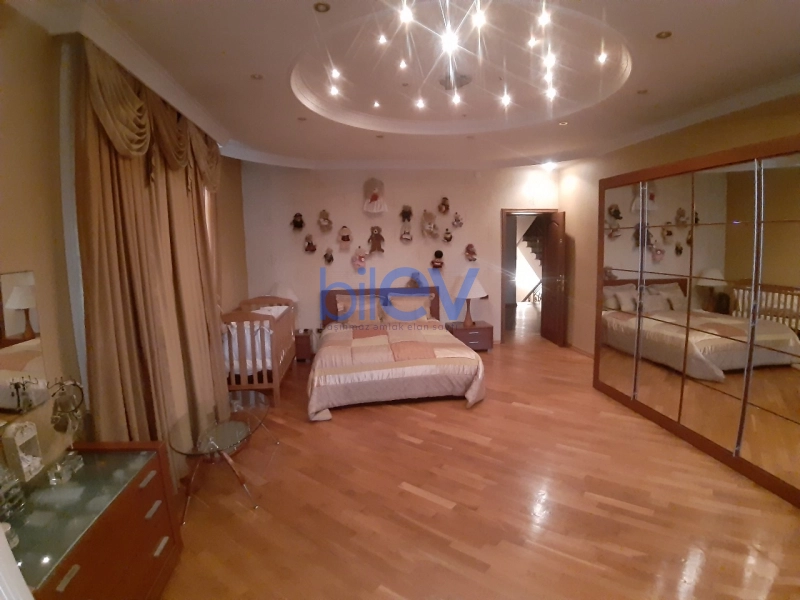 Satış 10 otaqlı Villa  800m², Bakı