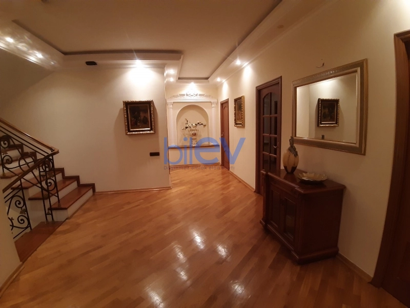 Satış 10 otaqlı Villa  800m², Bakı
