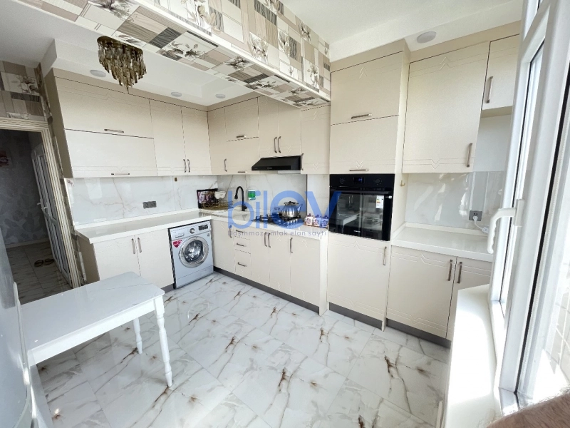 Satış 4 otaqlı Köhnə Tikili bina evi  110m², Bakı