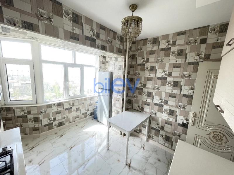 Satış 4 otaqlı Köhnə Tikili bina evi  110m², Bakı