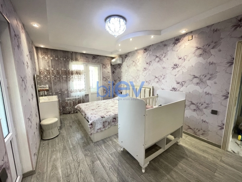 Satış 4 otaqlı Köhnə Tikili bina evi  110m², Bakı