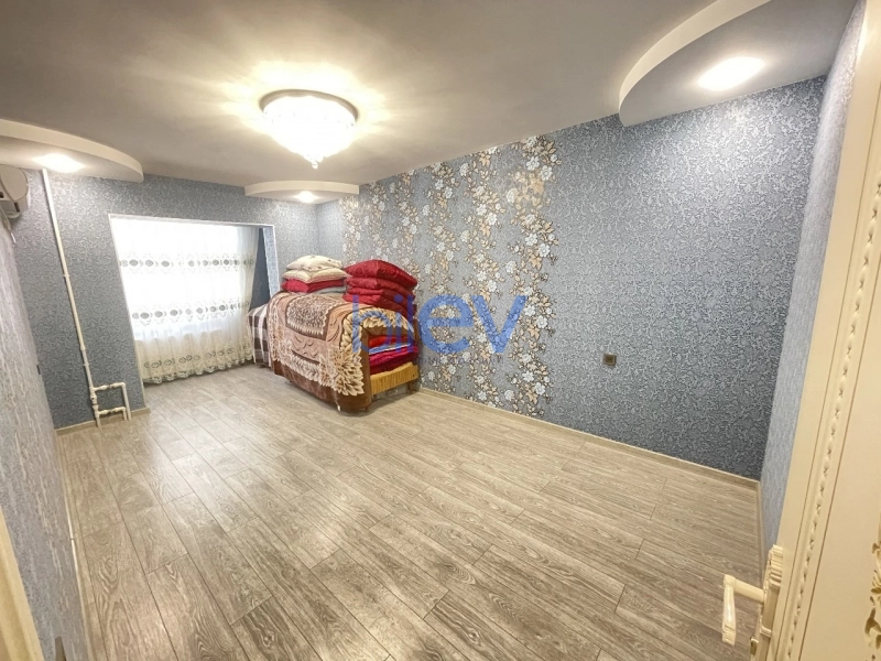 Satış 4 otaqlı Köhnə Tikili bina evi  110m², Bakı