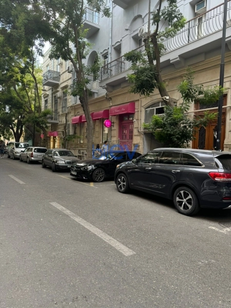 Satış 1 otaqlı Obyekt  42m², Bakı