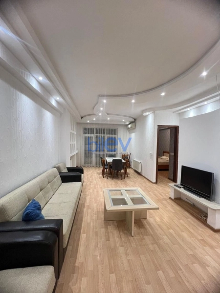 Aylıq Kirayə 2 otaqlı Yeni Tikili bina evi  82m², Bakı