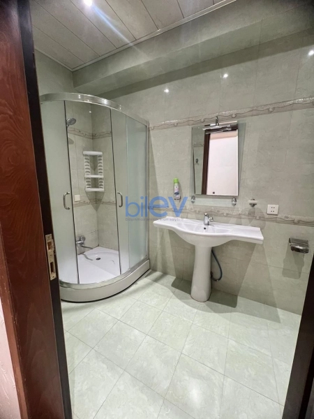 Aylıq Kirayə 2 otaqlı Yeni Tikili bina evi  82m², Bakı
