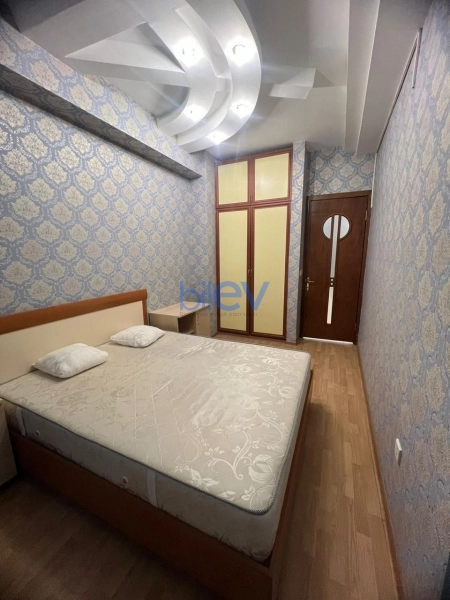 Aylıq Kirayə 2 otaqlı Yeni Tikili bina evi  82m², Bakı