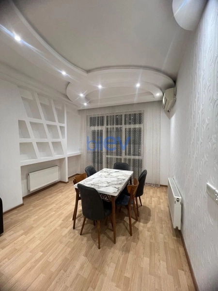 Aylıq Kirayə 2 otaqlı Yeni Tikili bina evi  82m², Bakı