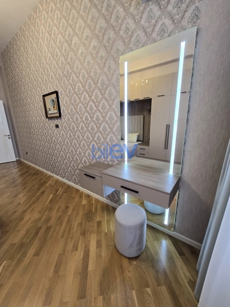 Aylıq Kirayə 3 otaqlı Yeni Tikili bina evi  130m², Bakı