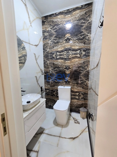Aylıq Kirayə 3 otaqlı Yeni Tikili bina evi  130m², Bakı