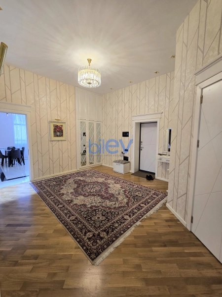 Aylıq Kirayə 3 otaqlı Yeni Tikili bina evi  130m², Bakı