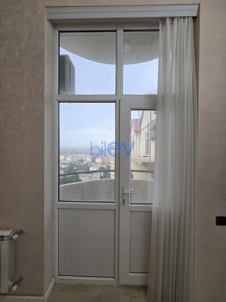 Aylıq Kirayə 3 otaqlı Yeni Tikili bina evi  130m², Bakı