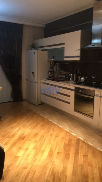 Aylıq Kirayə 3 otaqlı Yeni Tikili bina evi  145m², Bakı