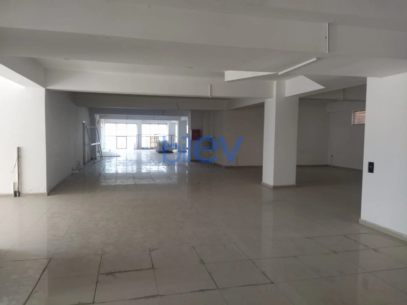Aylıq Kirayə 4 otaqlı Obyekt  1800m², Bakı