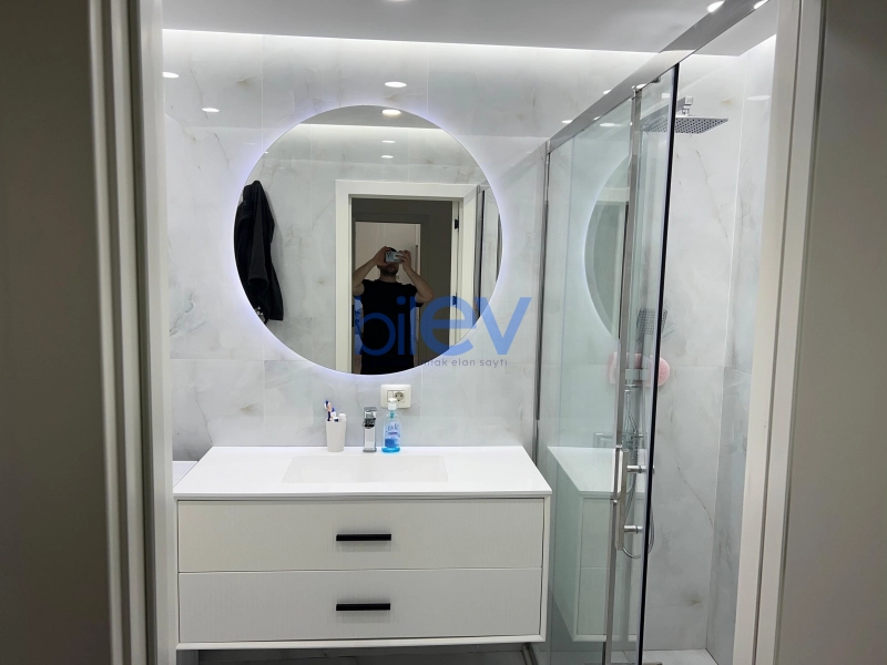 Aylıq Kirayə 3 otaqlı Yeni Tikili bina evi  106m², Bakı