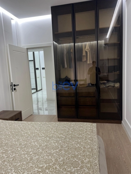 Aylıq Kirayə 3 otaqlı Yeni Tikili bina evi  106m², Bakı
