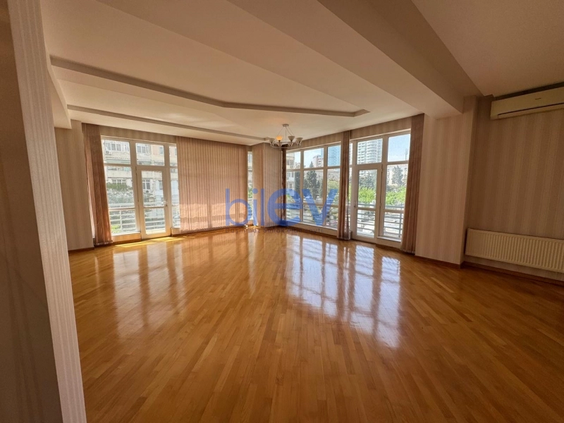 Aylıq Kirayə 4 otaqlı Yeni Tikili bina evi  150m², Bakı