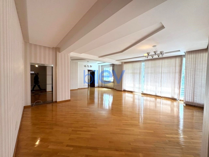 Aylıq Kirayə 4 otaqlı Yeni Tikili bina evi  150m², Bakı